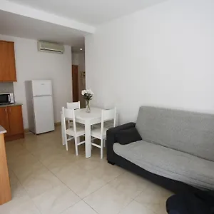 residencial-claudia.top-hotels-tarragona.com/