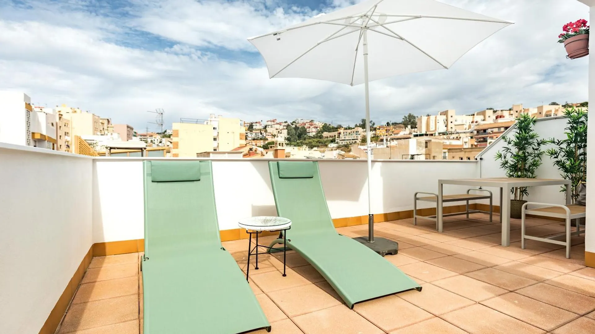 Teatro Suites Málaga CITY FLAT 0*,